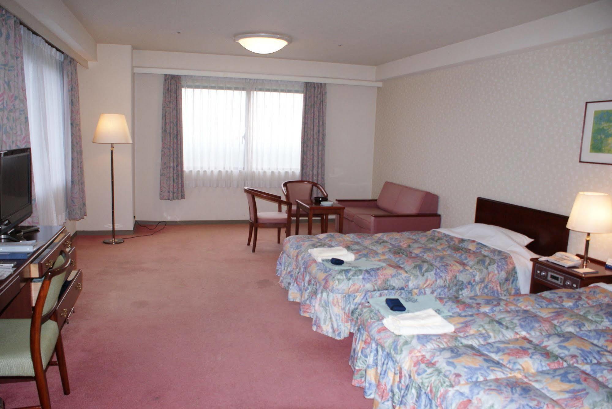 Royal Hotel Насу Екстер'єр фото