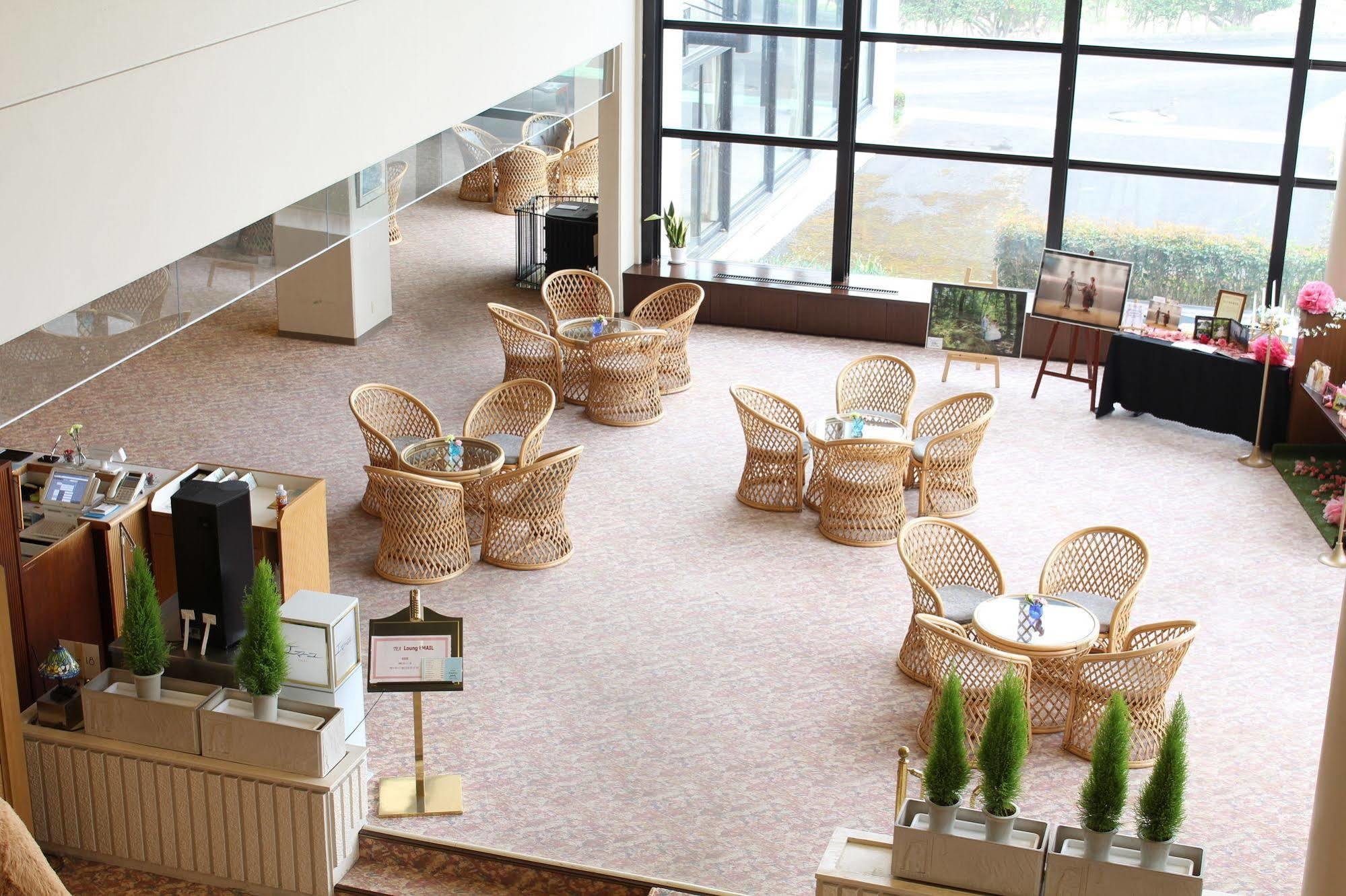 Royal Hotel Насу Екстер'єр фото